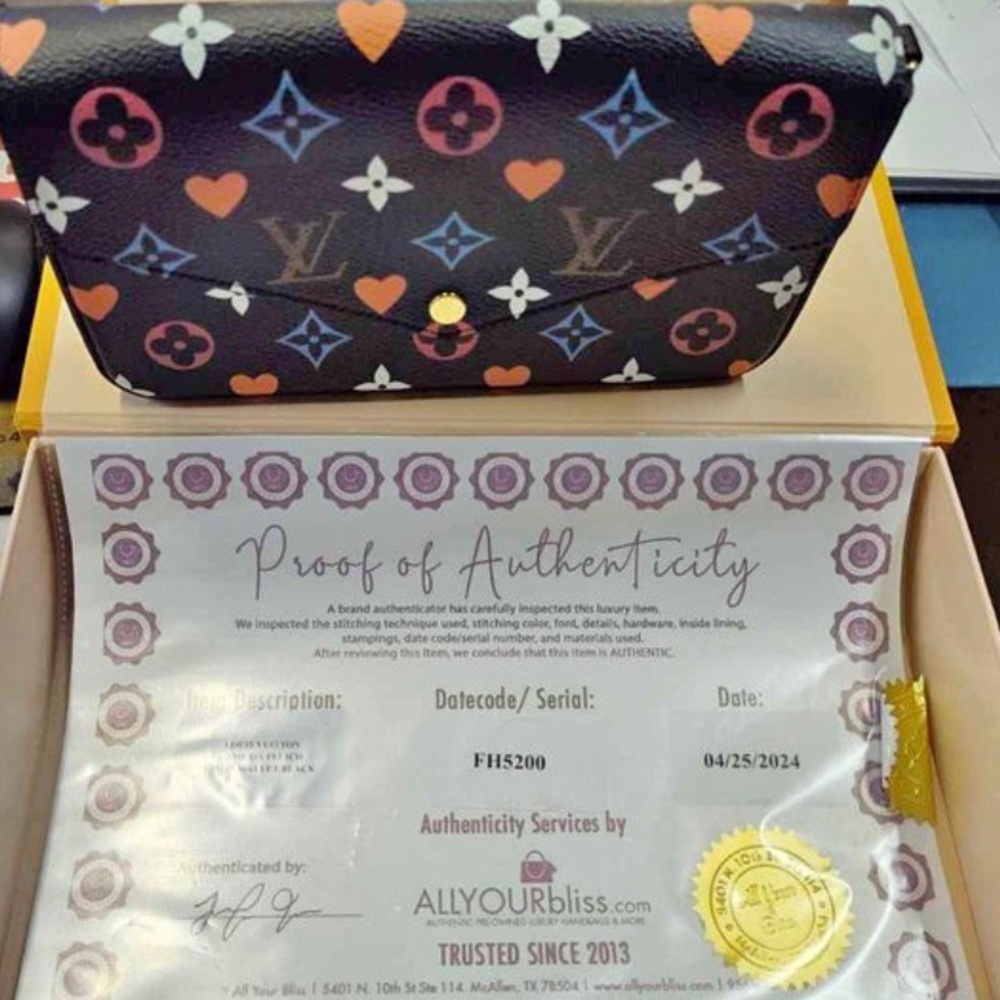 Authenticated LOUIS VUITTON POCHETTE FELICIE GAME ON  Limited Edition